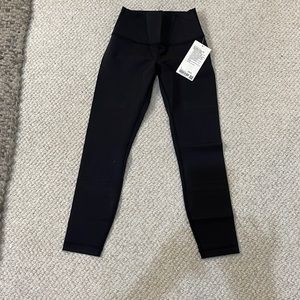 Lululemon wonder under high-rise 25 inch Luon
